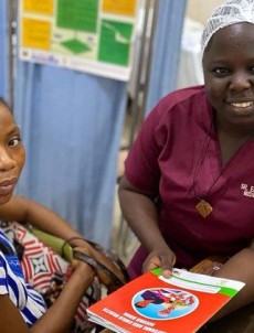 Gana: a missão de uma religiosa como parteira em um hospital